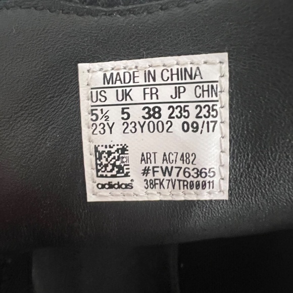 Authentic- Rare Adidas Y-3 Spring Summer 2018 Collection - Picture 6 of 6